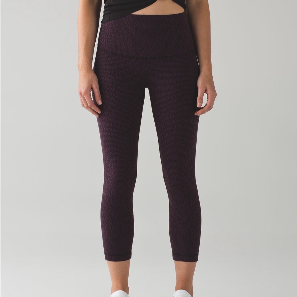NWOT Lululemon Wunder Under crop tights